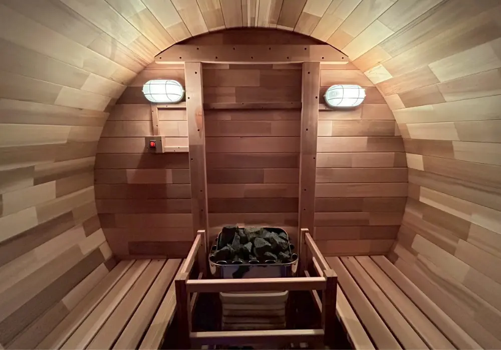 【バレルサウナ】Aタイプ 室内2名用/外椅子あり 1,800×1,800mm＜レッドシダー＞