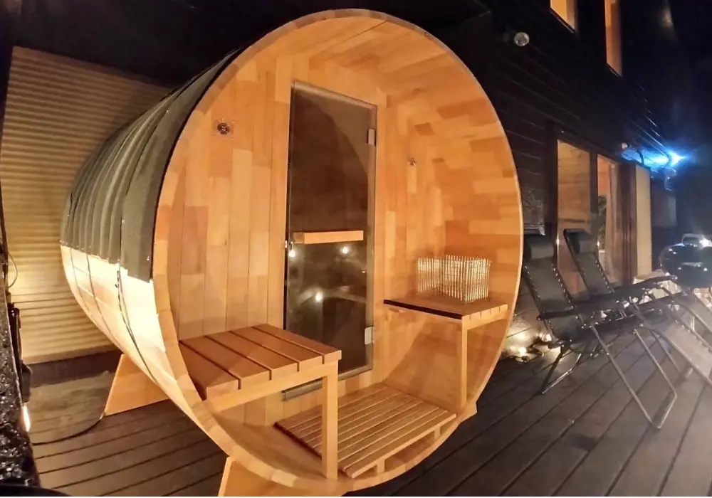 【バレルサウナ】Aタイプ 室内2名用/外椅子あり 1,800×1,800mm＜ヘムロック＞