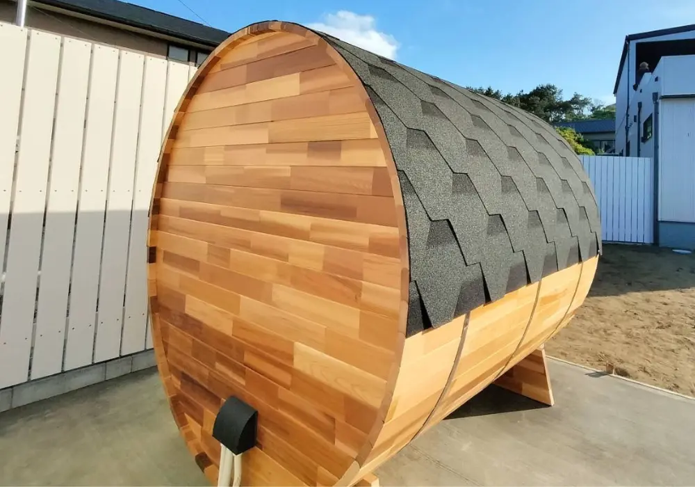 【バレルサウナ】Cタイプ 室内4名用/外椅子あり 2,400×1,800mm＜レッドシダー＞