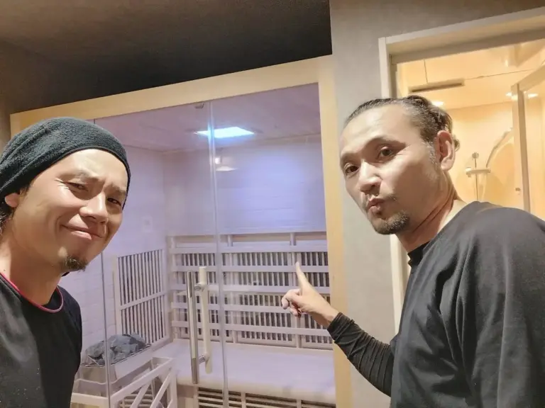 【自宅サウナ】ガラスデザインサウナ(室内2名用)導入事例＜埼玉県 個人宅 T様＞